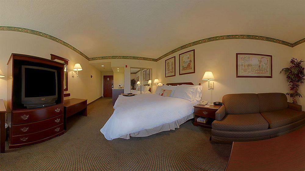 Holiday Inn - St. Petersburg West By Ihg Buitenkant foto