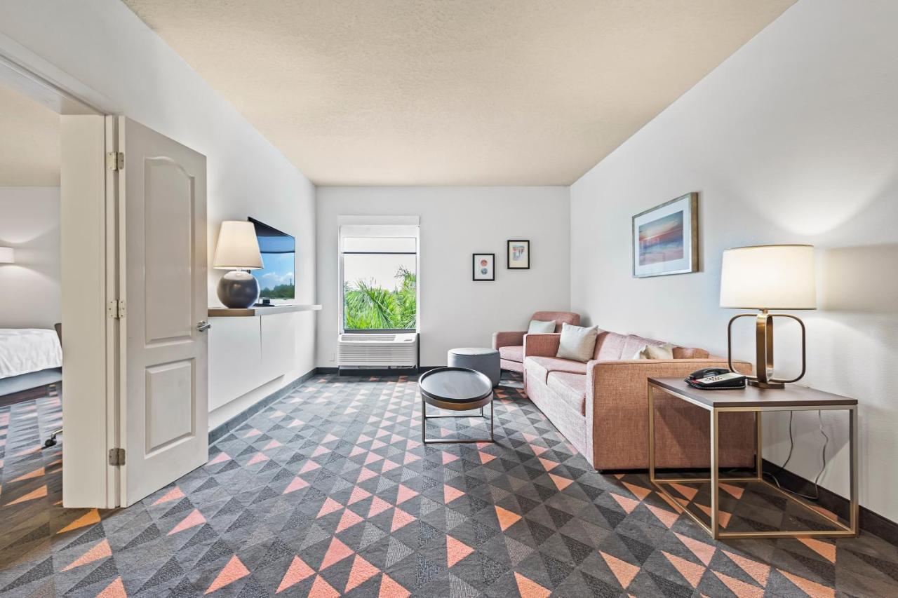 Holiday Inn - St. Petersburg West By Ihg Buitenkant foto